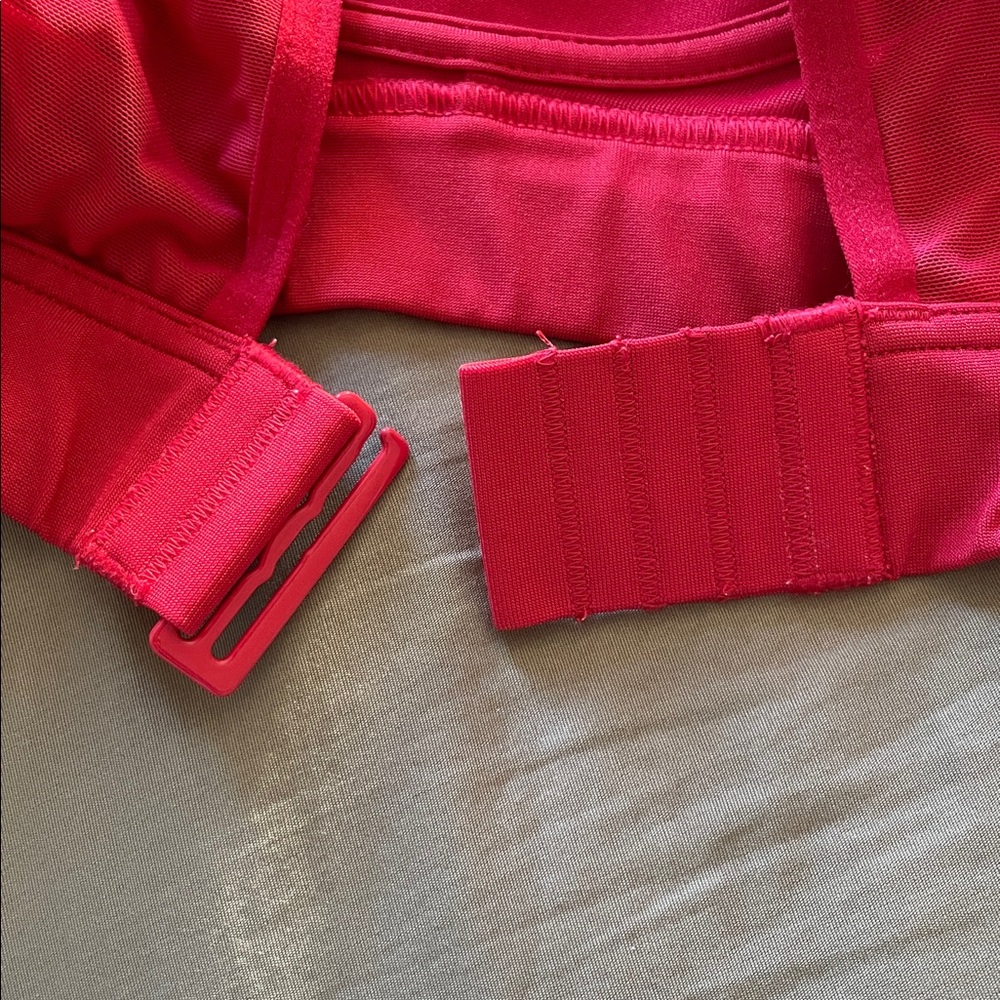 FABLETICS red sports bra - Picture 10 of 11